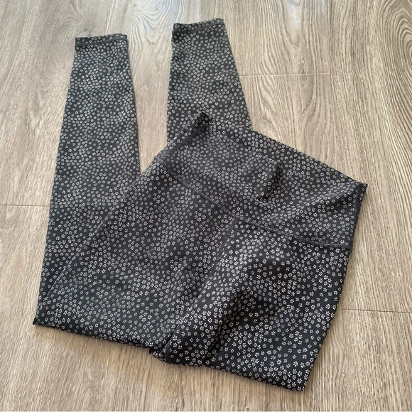 Anthropologie Pants - AllFenix By Anthropologie 7/8 Legging High Rise Black/White Flower Size Small